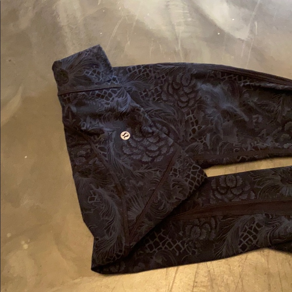 Lululemon capris - Picture 4 of 5